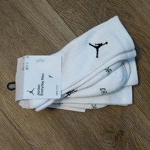 Jordan Everyday Max White DriFit Crew Socks